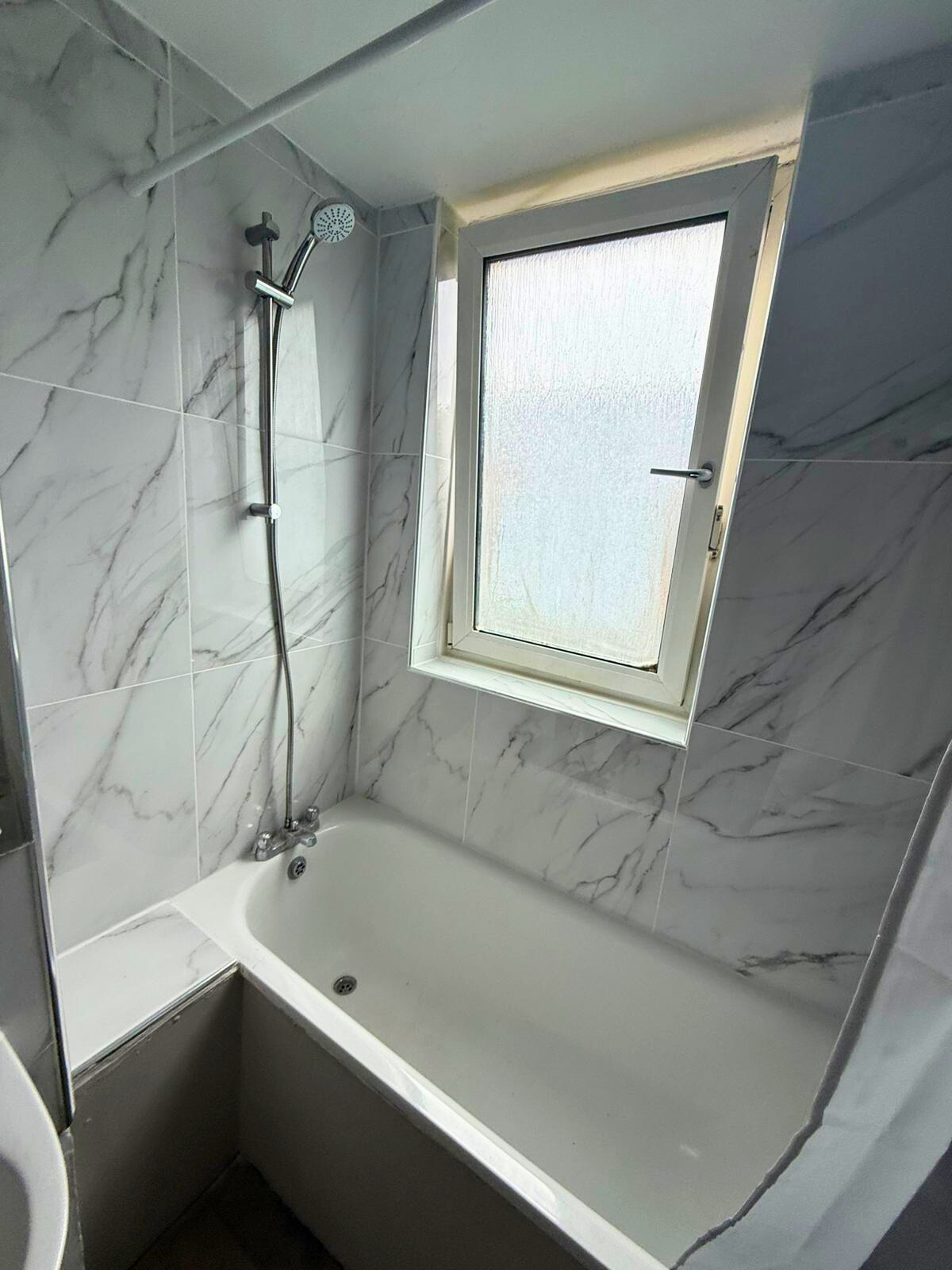 Single Room Available – E14 0AP